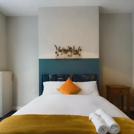 Pottery House - Stoke On Trent -Free Parking - Central Location - Sleep 8 Exterior photo