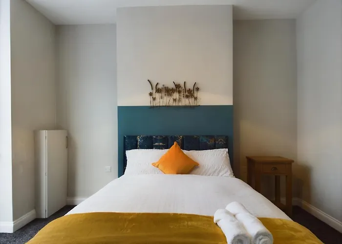 Pottery House - Stoke On Trent -Free Parking - Central Location - Sleep 8