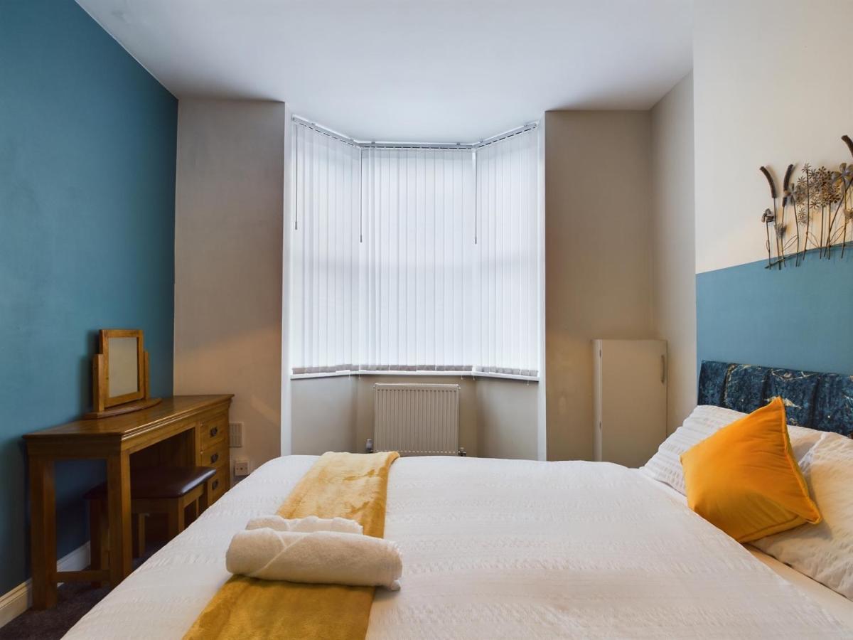Pottery House - On Trent -free Parking - Location - Sleep 8 Holiday home