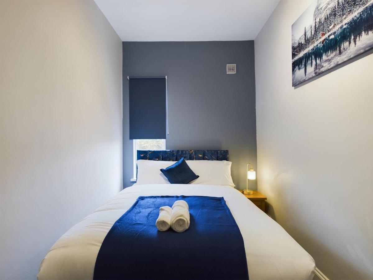 Pottery House - On Trent -free Parking - Location - Sleep 8 Holiday home *