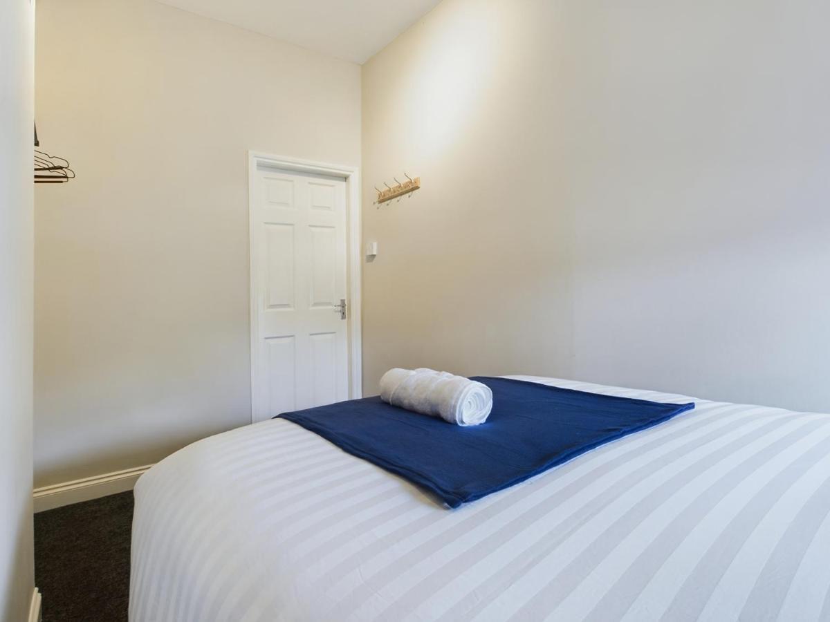 Holiday home Pottery House - On Trent -free Parking - Location - Sleep 8 Stoke-on-Trent