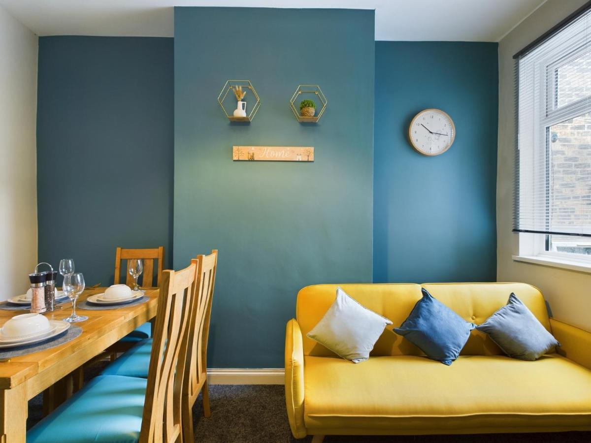 Holiday home Pottery House - On Trent -free Parking - Location - Sleep 8 *